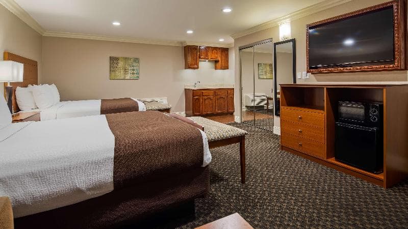 Best Western Oxnard Inn 4