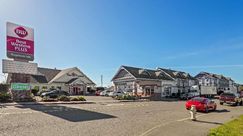 Best Western Plus Bayshore Inn 3