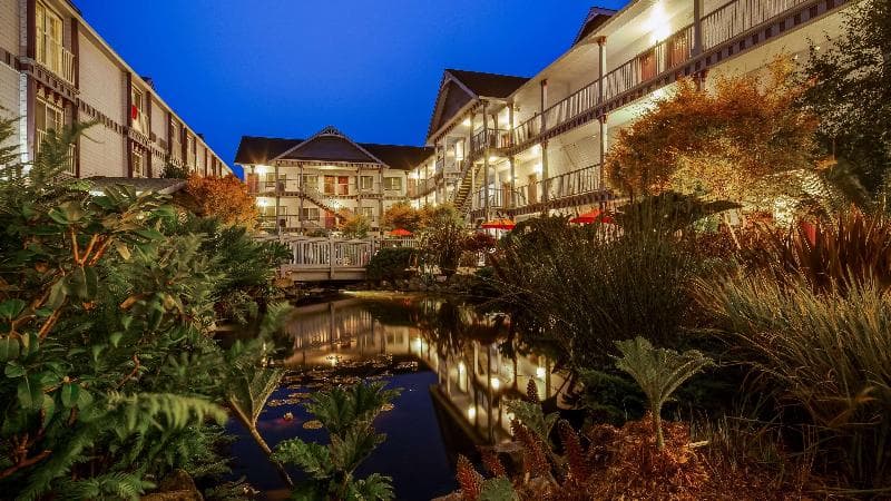 Best Western Plus Bayshore Inn 4