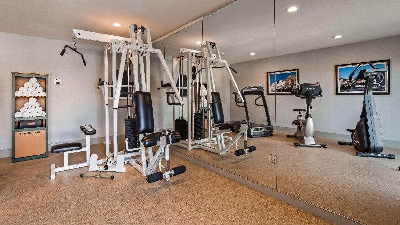 Best Western Cedar Inn & Suites photo 1