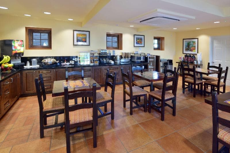 Best Western Lamplighter Inn And Suites At Sdsu photo 1