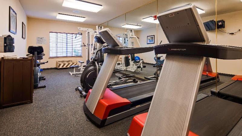 Best Western Plus Airport Inn And Suites 2