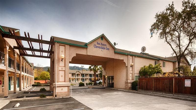 Cloverdale Wine Country Inn & Suites photo 1