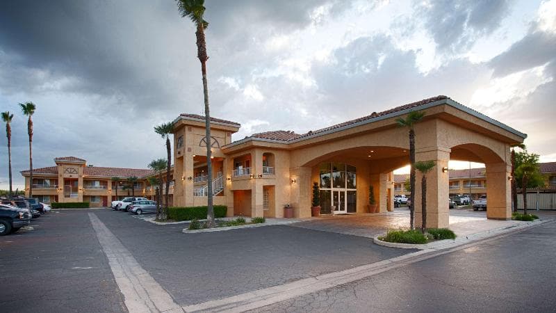 Best Western Inn & Suites Lemoore photo 1
