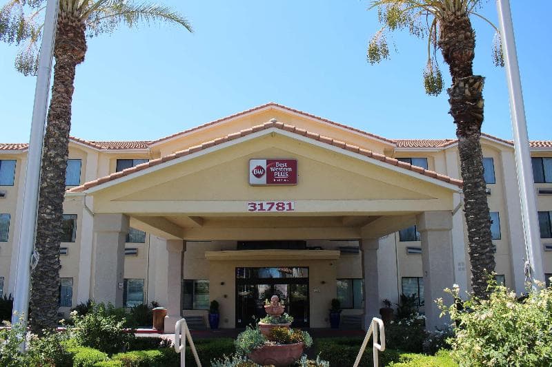 Best Western Plus Lake Elsinore Inn & Suites photo 1