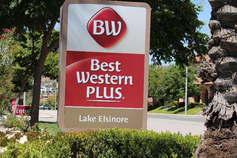 Best Western Plus Lake Elsinore Inn & Suites 3