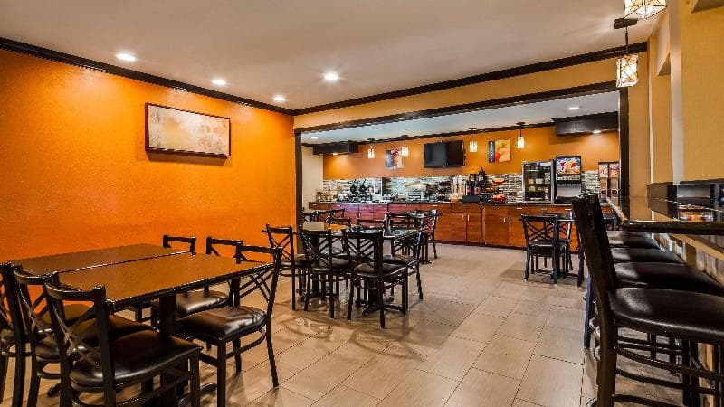 Best Western Plus Twin View Inn & Suites 3