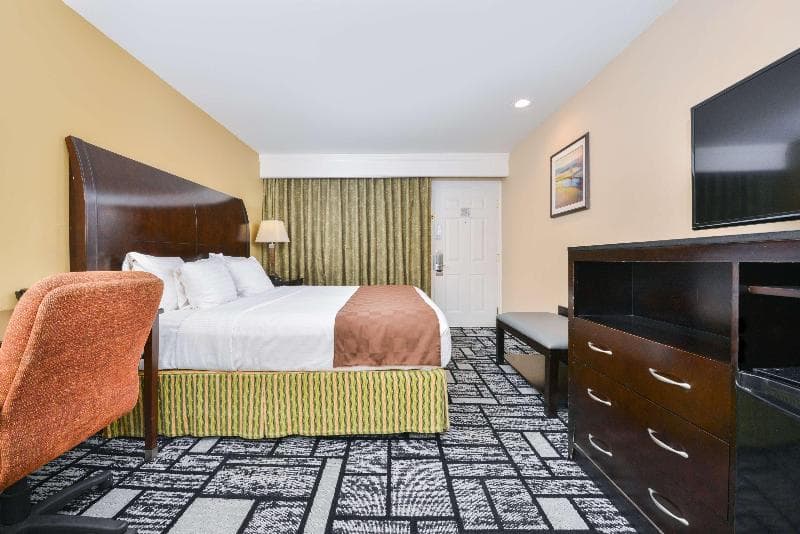 Best Western Plus Meridian Inn & Suites, Anaheim-Orange 4