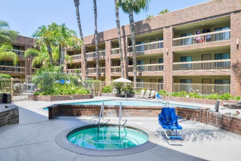 Best Western Plus Meridian Inn & Suites, Anaheim-Orange 5