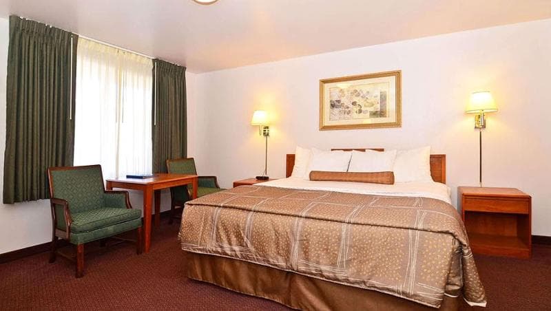 Magnuson Hotel - Manitou Springs 4