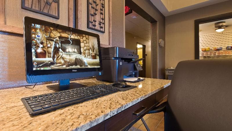 Best Western Plus Deer Park Hotel & Suites photo 1