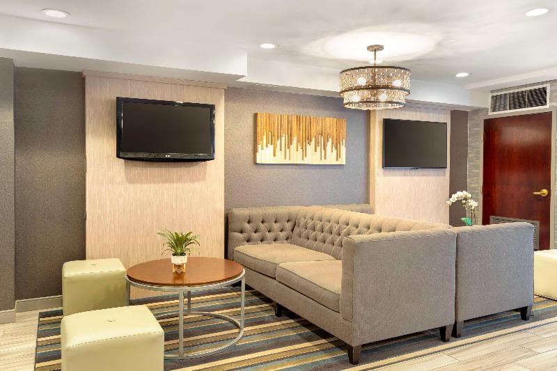 Best Western Plus Fairfield Hotel 5