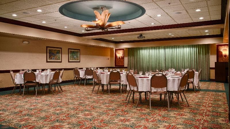 Best Western Aku Tiki Inn photo 1