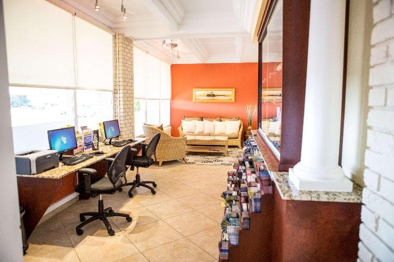 Best Western Plus Yacht Harbor Inn 5