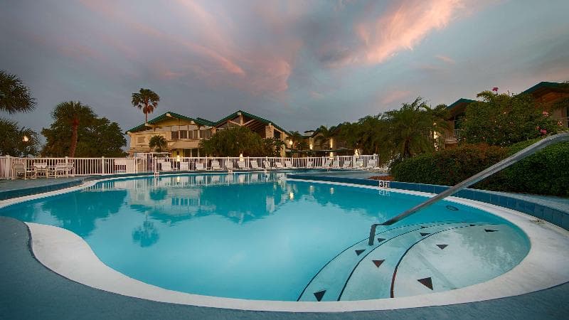 Best Western Plus Yacht Harbor Inn 4