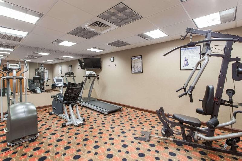 Days Inn & Suites by Wyndham Fort Pierce I-95 2