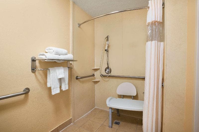 Days Inn by Wyndham Jacksonville Airport 4