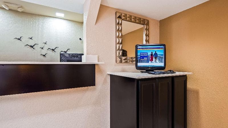 Best Western Edgewater Inn photo 1