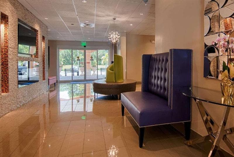 Days Inn & Suites by Wyndham Bonita Springs North Naples 4