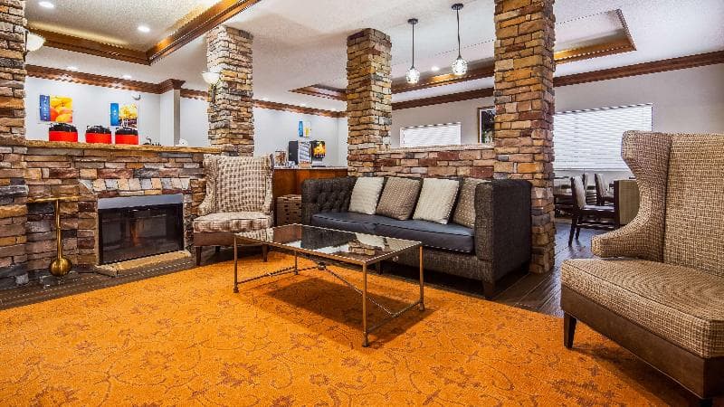 Best Western Inn & Suites 4