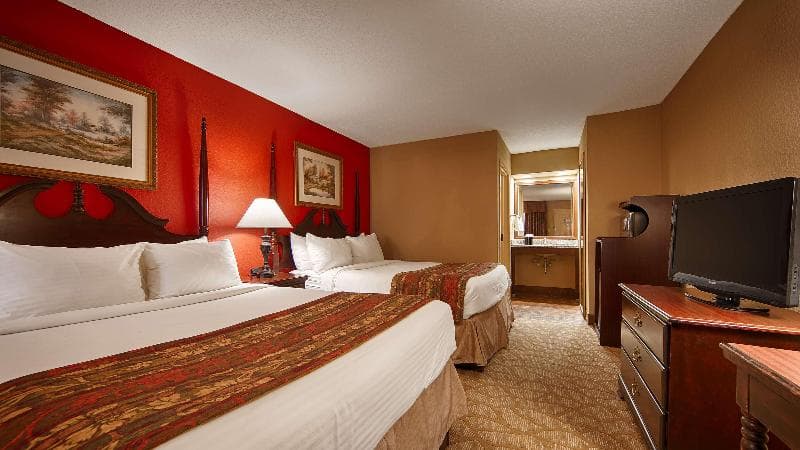 Best Western Colonial Inn 3