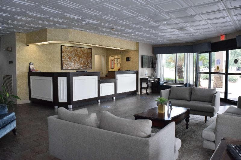 Ramada by Wyndham Savannah Gateway 4