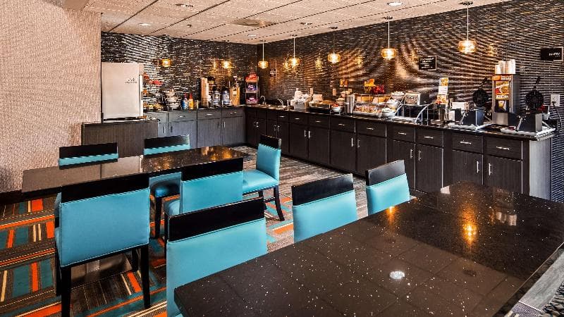 Best Western Bradbury Inn & Suites 2