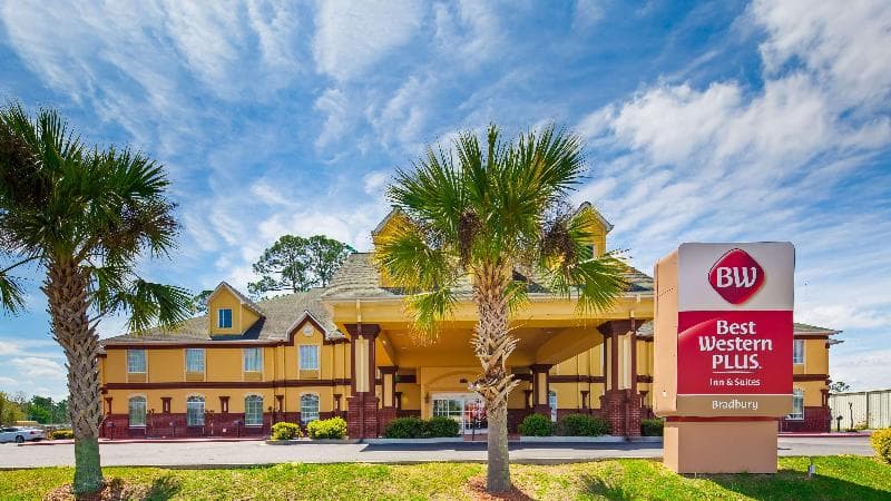 Best Western Plus Bradbury Inn & Suites 4