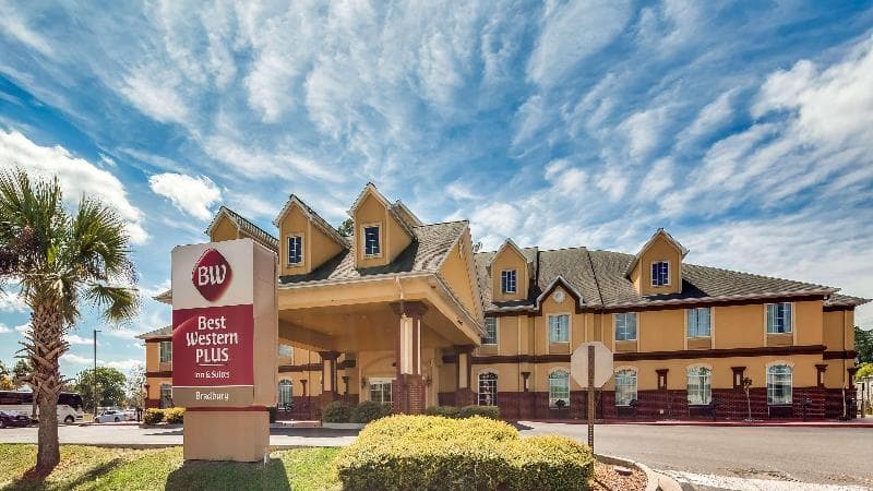 Best Western Plus Bradbury Inn & Suites 5