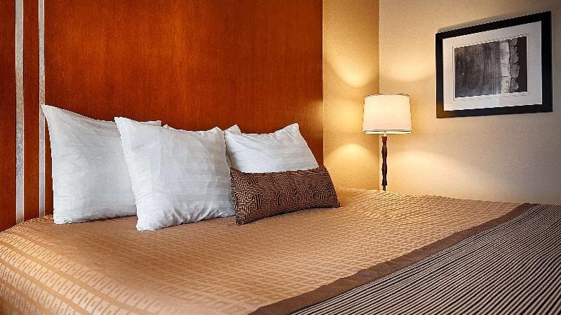 Best Western Plus Rose City Conference Center Inn 3