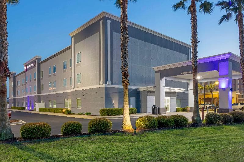 Best Western Plus Brunswick Inn & Suites 2