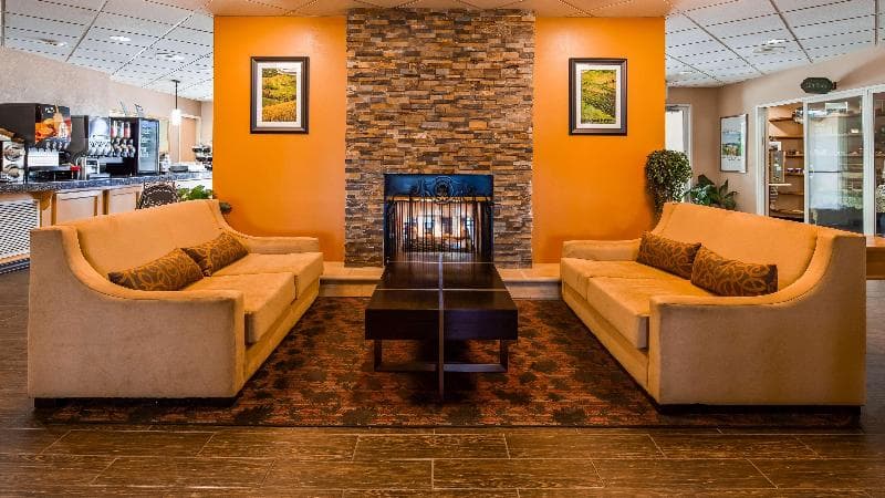 Best Western Plus Caldwell Inn & Suites 5