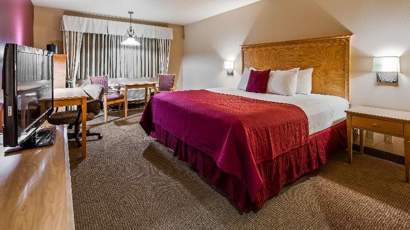 Best Western Plus Caldwell Inn & Suites 4