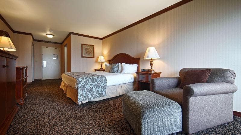 Best Western Edgewater Resort 5