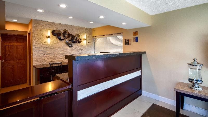 Days Inn by Wyndham St. Charles IL 5