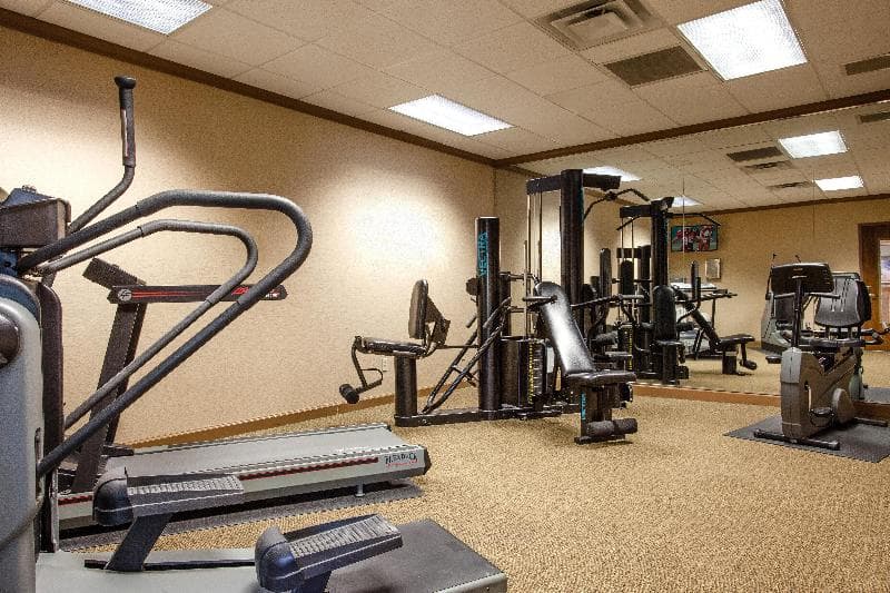 Red Roof Inn & Suites Dekalb photo 1