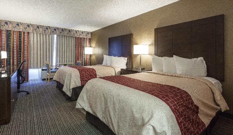Red Roof Inn & Suites Dekalb 4