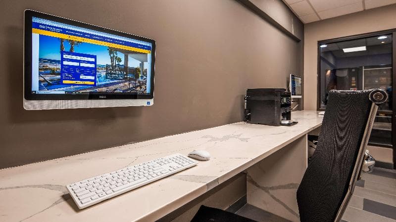 Best Western Inn & Suites - Midway Airport photo 1
