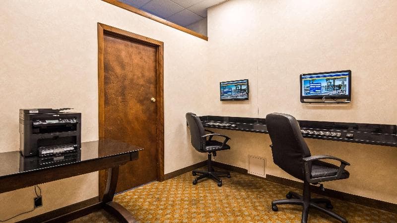 Best Western Plus Chicago Hillside photo 1