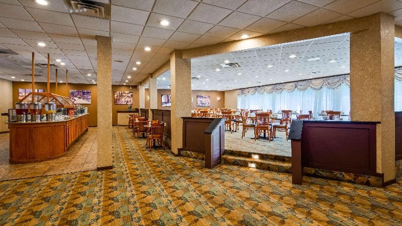Best Western Plus Chicago Hillside 2