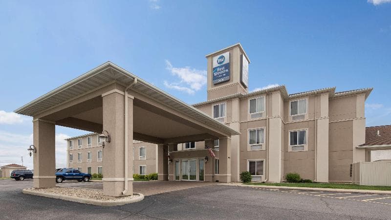 Best Western Legacy Inn & Suites Beloit-South Beloit photo 1