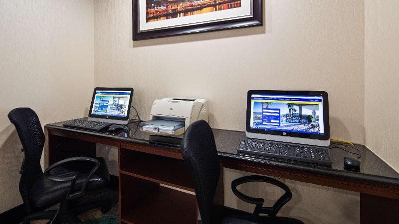 Best Western Plus Chicagoland - Countryside photo 1