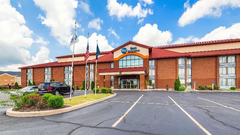 Best Western Luxbury Inn Fort Wayne photo 1