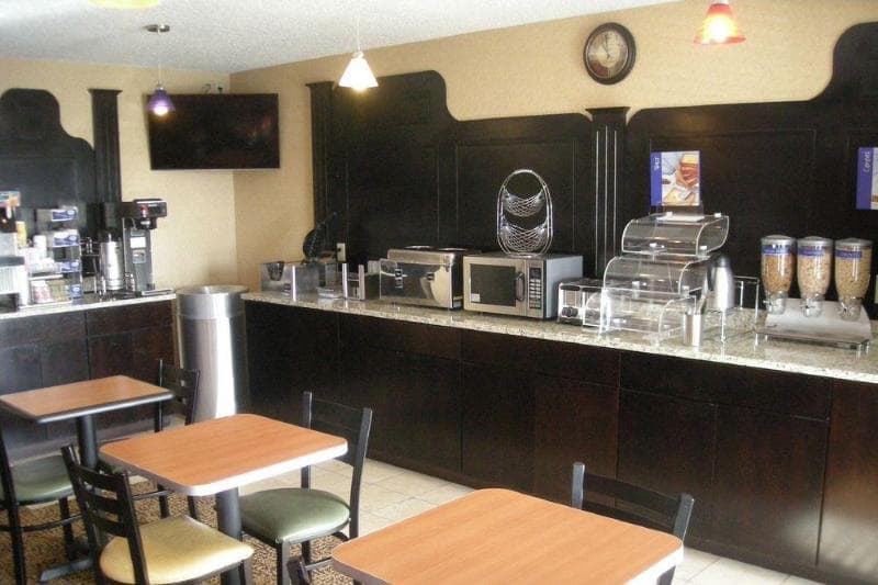 Red Roof Inn Vincennes 4