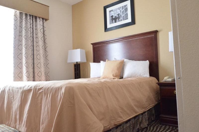 Best Western Airport Suites 3