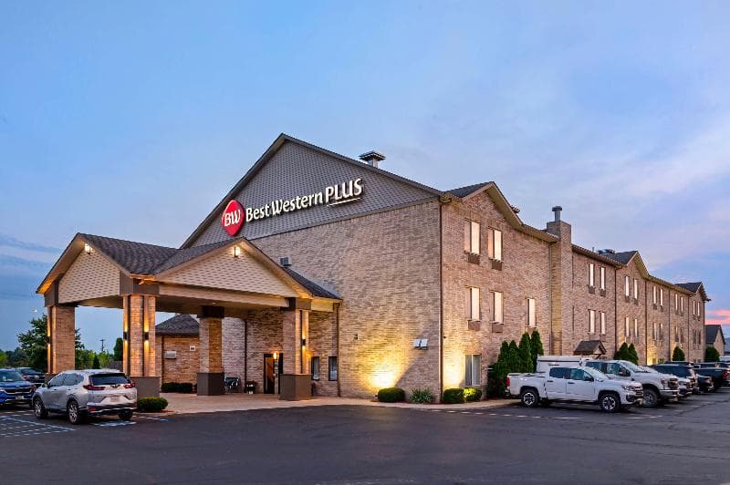 Best Western Plus Howe Inn 4