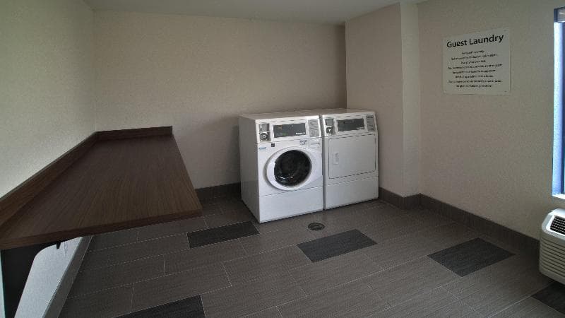 Holiday Inn Express And Suites Evansville North 5