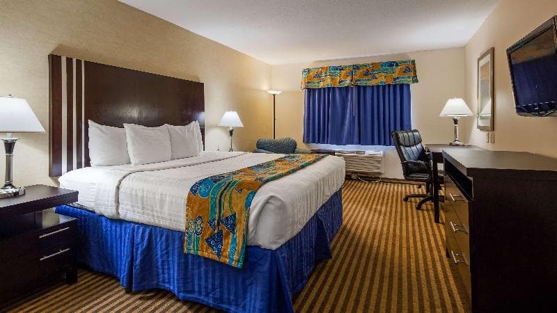 Best Western Plus Portage Hotel & Suites 5
