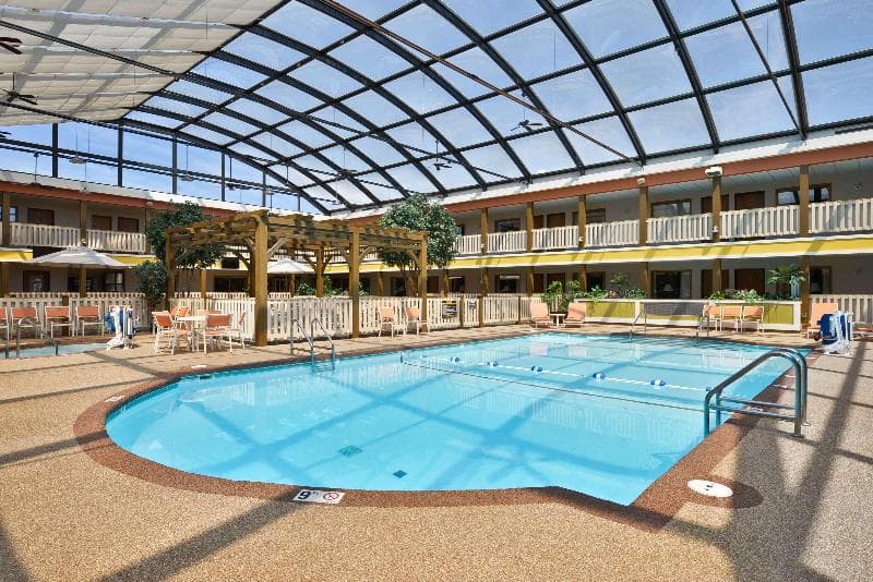 Best Western Plus Dubuque Hotel & Conference Center 5