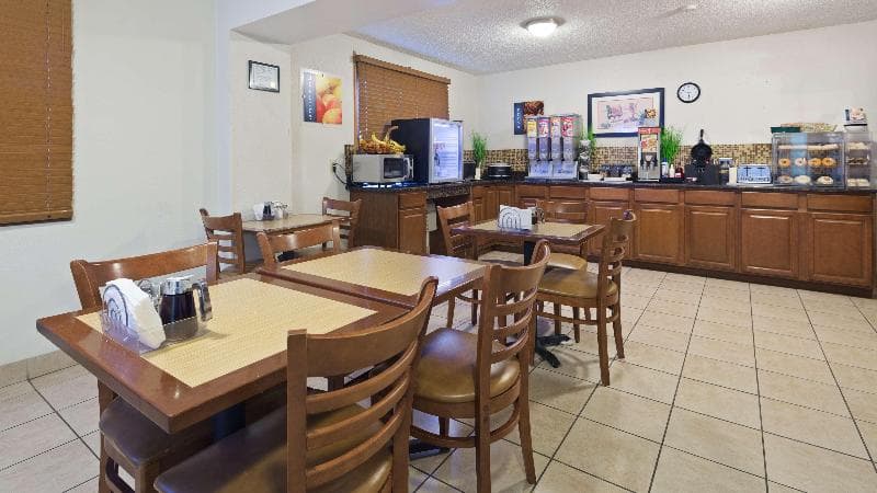Best Western Mt. Pleasant Inn photo 1